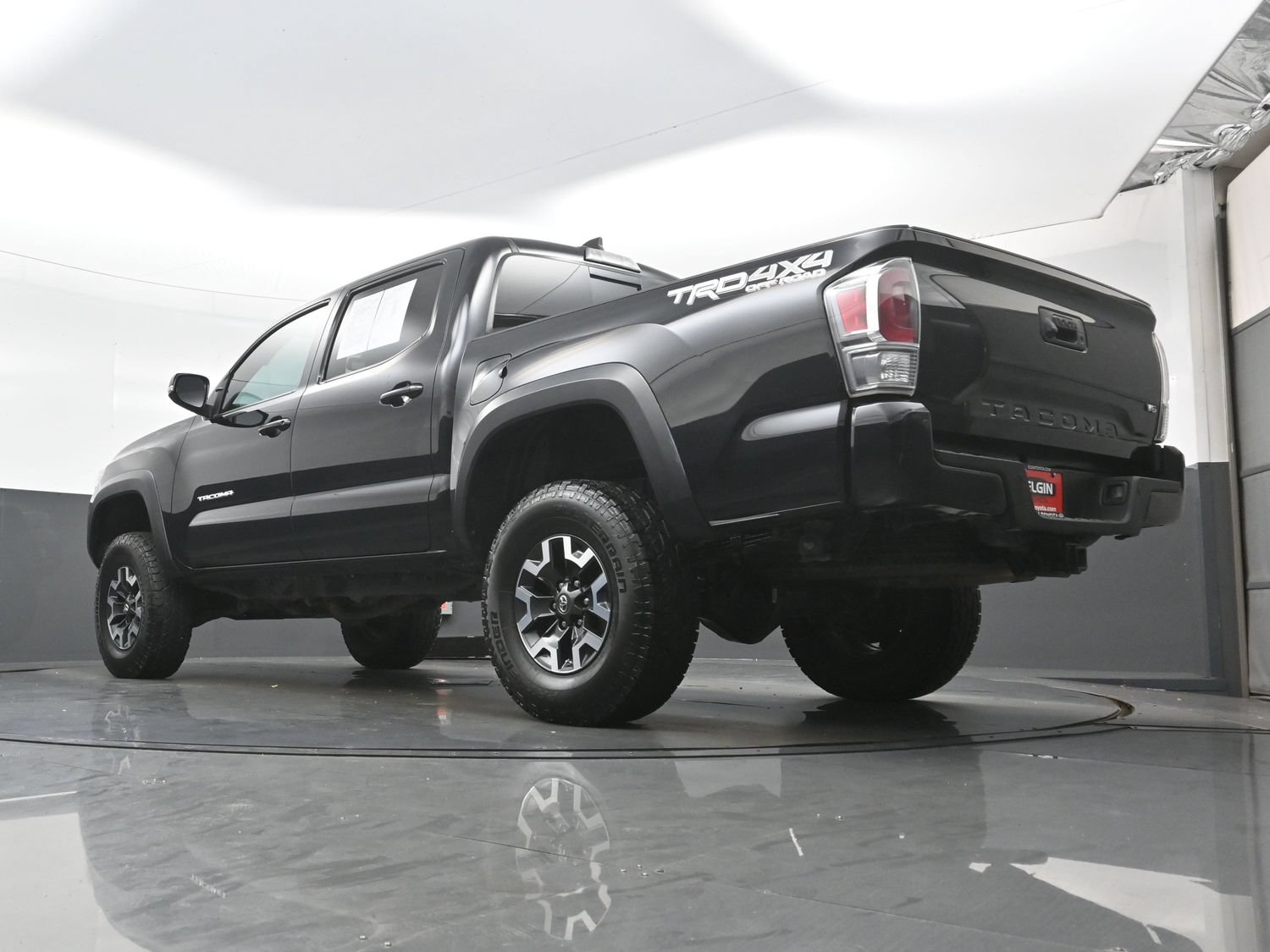Used 2020 Toyota Tacoma TRD Off-Road w/ Technology Package AWD/4WD image 31