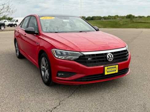 Used 2020 Volkswagen Jetta R-Line w/ R-Line Cold Weather Package FWD image 3