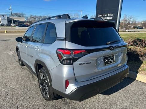 Used 2025 Subaru Forester Premium image 3