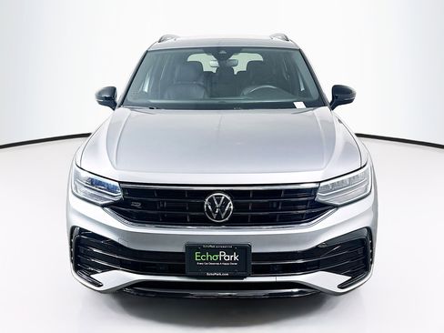 Used 2023 Volkswagen Tiguan SE R-Line FWD image 2