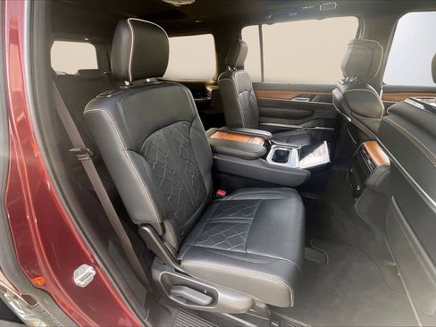 Used 2024 Jeep Grand Wagoneer Series III w/ HD Trailer Tow Package image 26