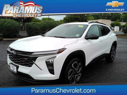Certified 2024 Chevrolet Trax RS w/ Driver Confidence Package FWD image 1
