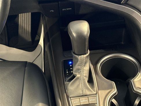 Used 2023 Toyota Camry SE image 20