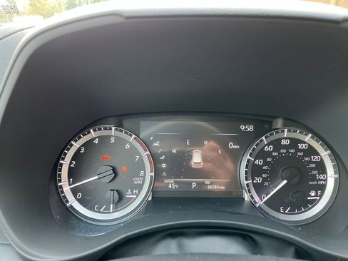 Used 2025 Toyota Highlander LE image 10