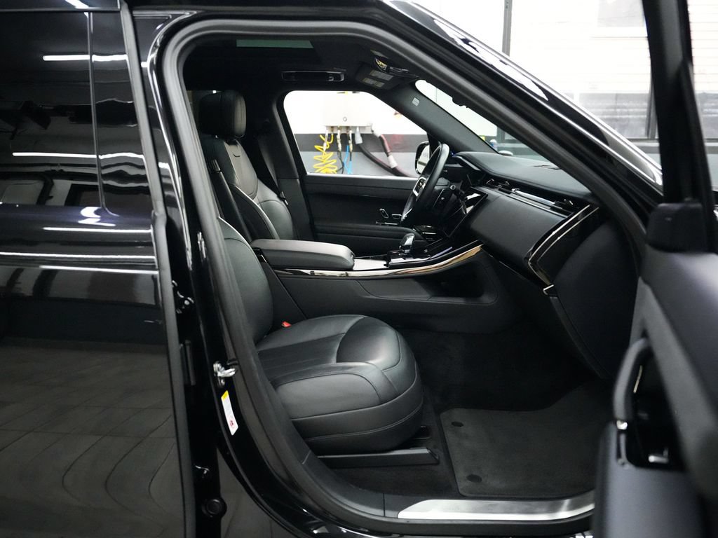 Used 2024 Land Rover Range Rover Sport SE AWD/4WD image 32