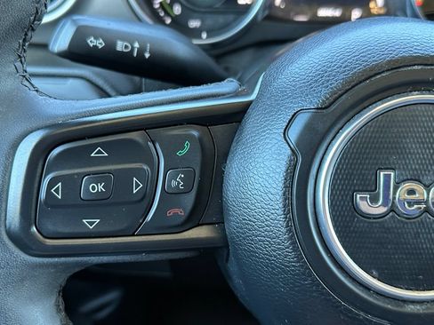 Used 2023 Jeep Wrangler Unlimited AWD/4WD image 23