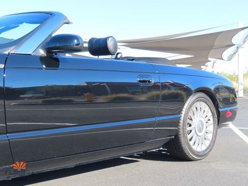 Used 2004 Ford Thunderbird image 23