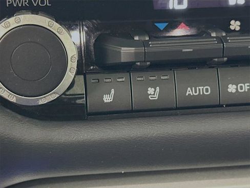 Certified 2024 Toyota Sequoia Platinum image 26