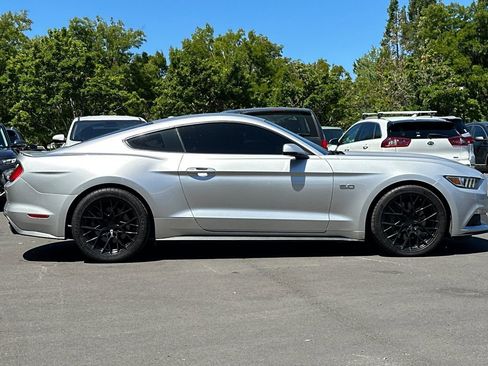 Used 2016 Ford Mustang GT Premium RWD image 3