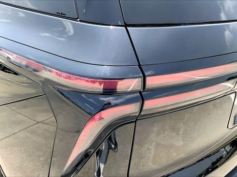 Used 2025 Chevrolet Traverse LT FWD image 27