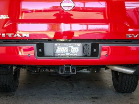 Used 2024 Nissan Titan SV w/ SV Convenience Package image 9