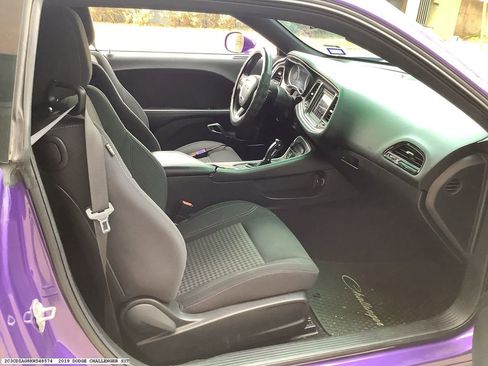 Used 2019 Dodge Challenger SXT image 13