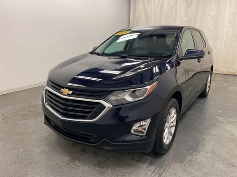 Used 2020 Chevrolet Equinox LT w/ Driver Convenience Package image 3