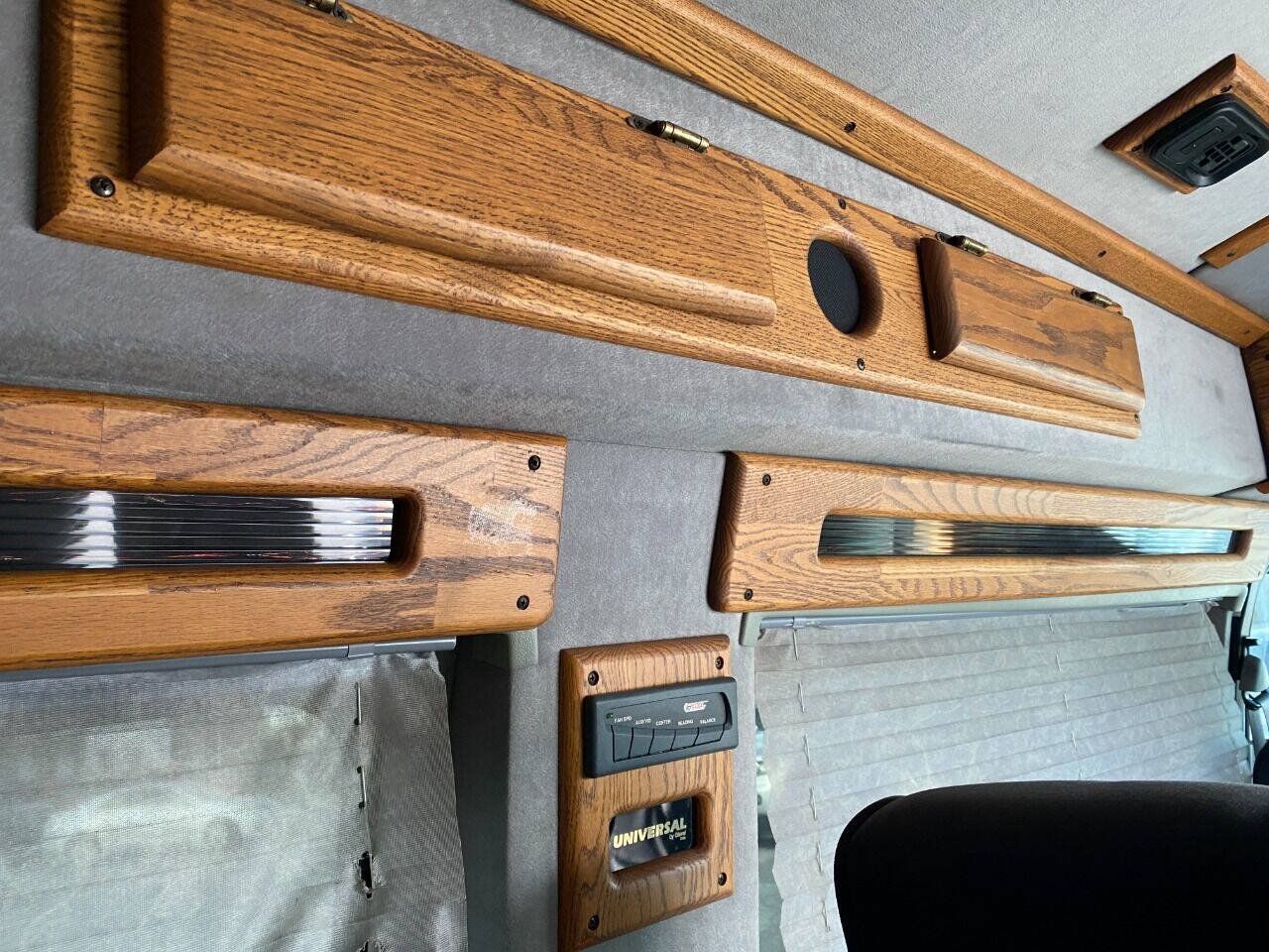 Used 1997 Ford E-150 and Econoline 150 RWD image 24