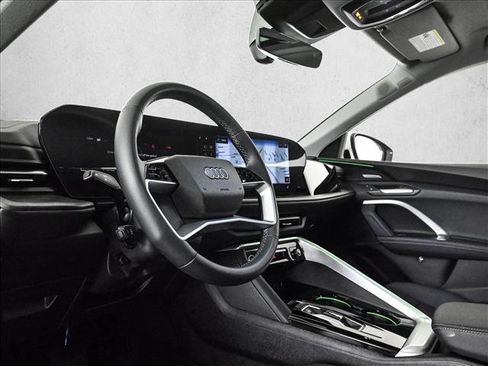 Used 2025 Audi Q5 Premium Plus w/ Premium Plus image 10