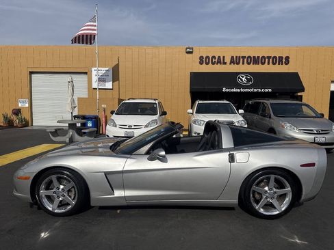 Used 2005 Chevrolet Corvette Coupe w/ Preferred Equipment Group RWD image 13