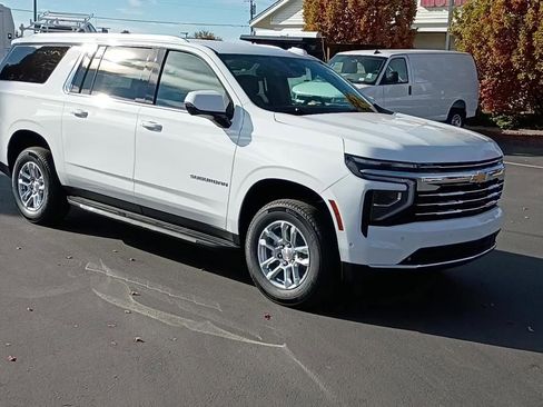 New 2026 Chevrolet Suburban LT w/ Comfort Package image 3