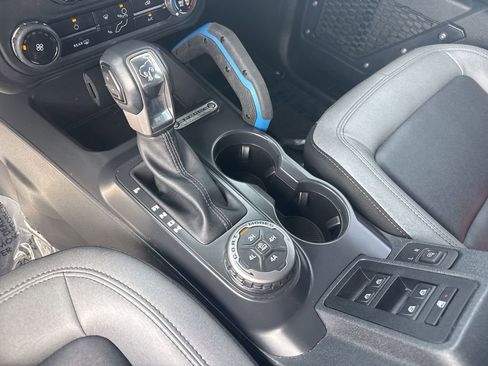 Used 2024 Ford Bronco Black Diamond w/ Sasquatch Package AWD/4WD image 19