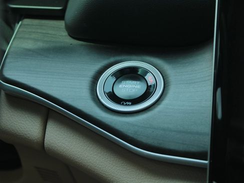 Used 2024 Jeep Grand Cherokee Limited w/ Trailer Tow Package image 21