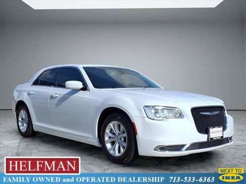 Used 2022 Chrysler 300 Touring image 21