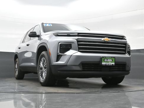Used 2024 Chevrolet Traverse LT AWD/4WD image 35