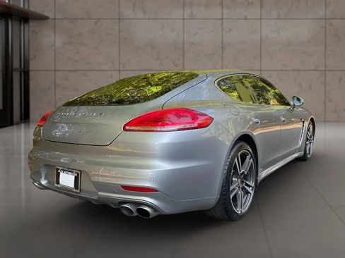 Used 2016 Porsche Panamera S image 5