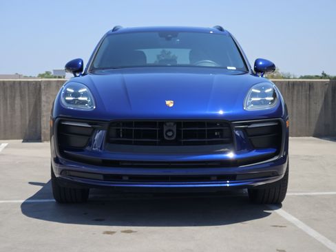 Certified 2026 Porsche Macan AWD/4WD image 11