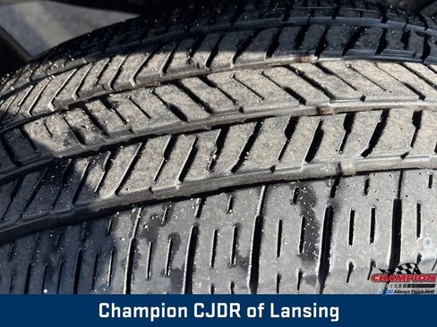 Used 2022 Jeep Gladiator Sport image 6