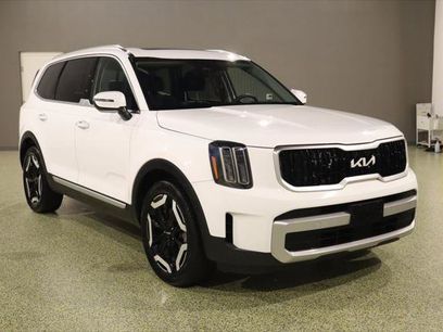 Used 2023 Kia Telluride EX w/ EX Captain's Chair Package