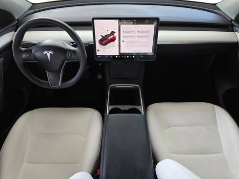 Used 2023 Tesla Model Y Long Range AWD/4WD image 9