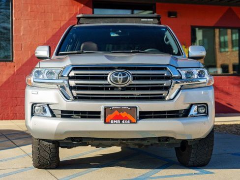 Used 2016 Toyota Land Cruiser image 2