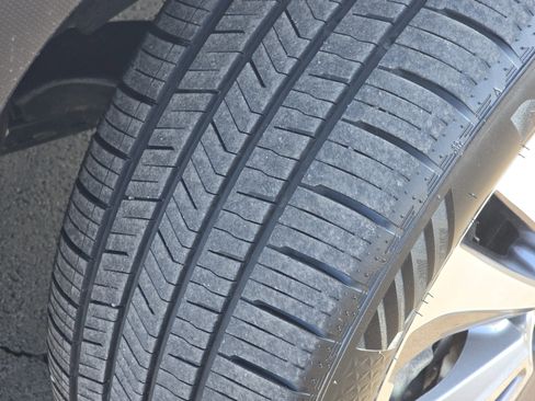 Used 2022 Subaru Ascent Limited w/ Technology Package image 16