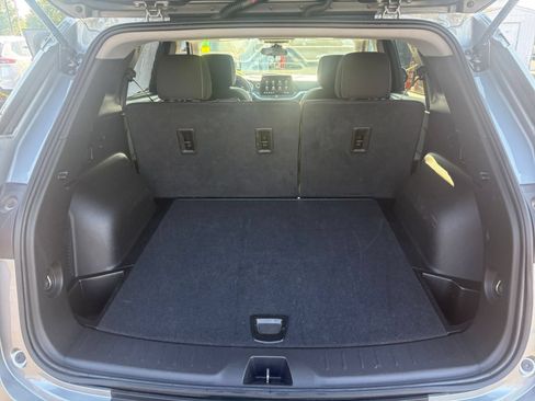 Used 2025 Chevrolet Blazer LT FWD image 33