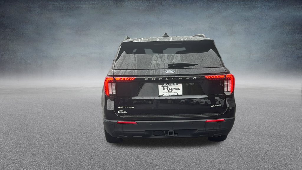 Used 2025 Ford Explorer Active AWD/4WD image 9
