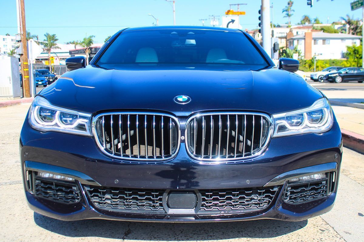 Used 2019 BMW 750i RWD image 10