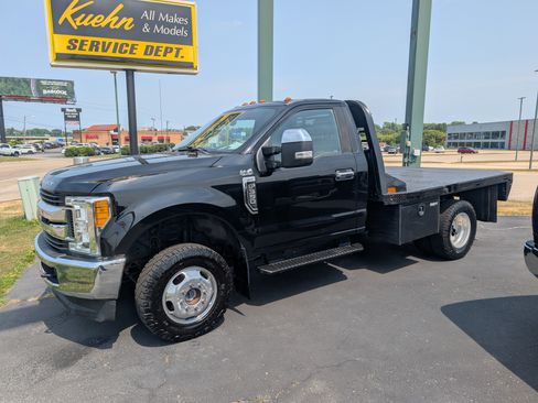 Used 2017 Ford F350 XLT w/ Snow Plow Prep Package AWD/4WD image 5