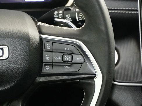 Used 2023 Jeep Grand Cherokee Altitude image 20