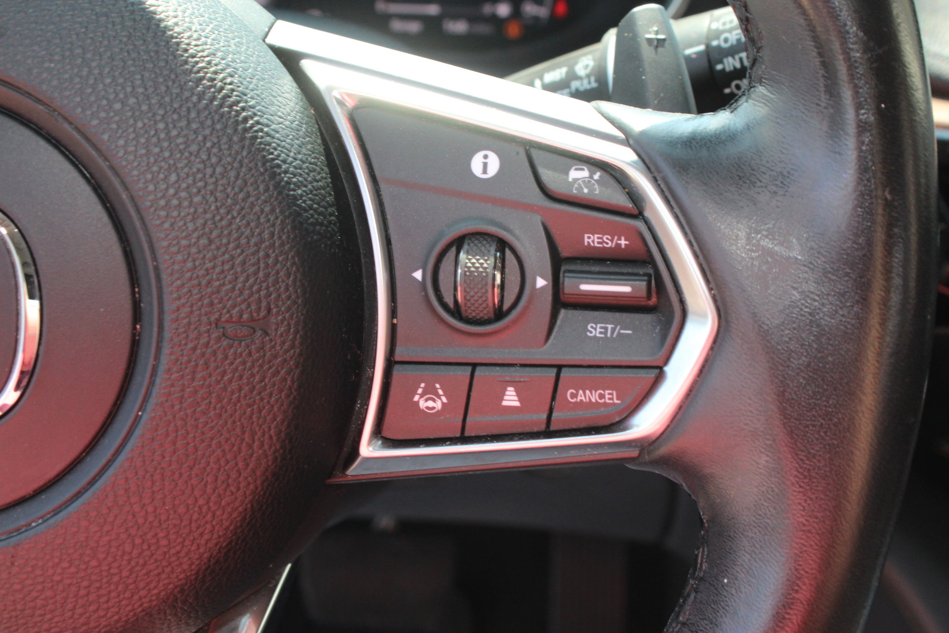 Used 2022 Acura MDX FWD image 18