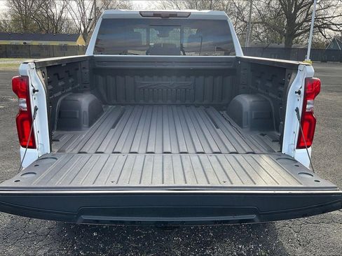 Used 2024 Chevrolet Silverado 1500 ZR2 w/ Technology Package AWD/4WD image 4