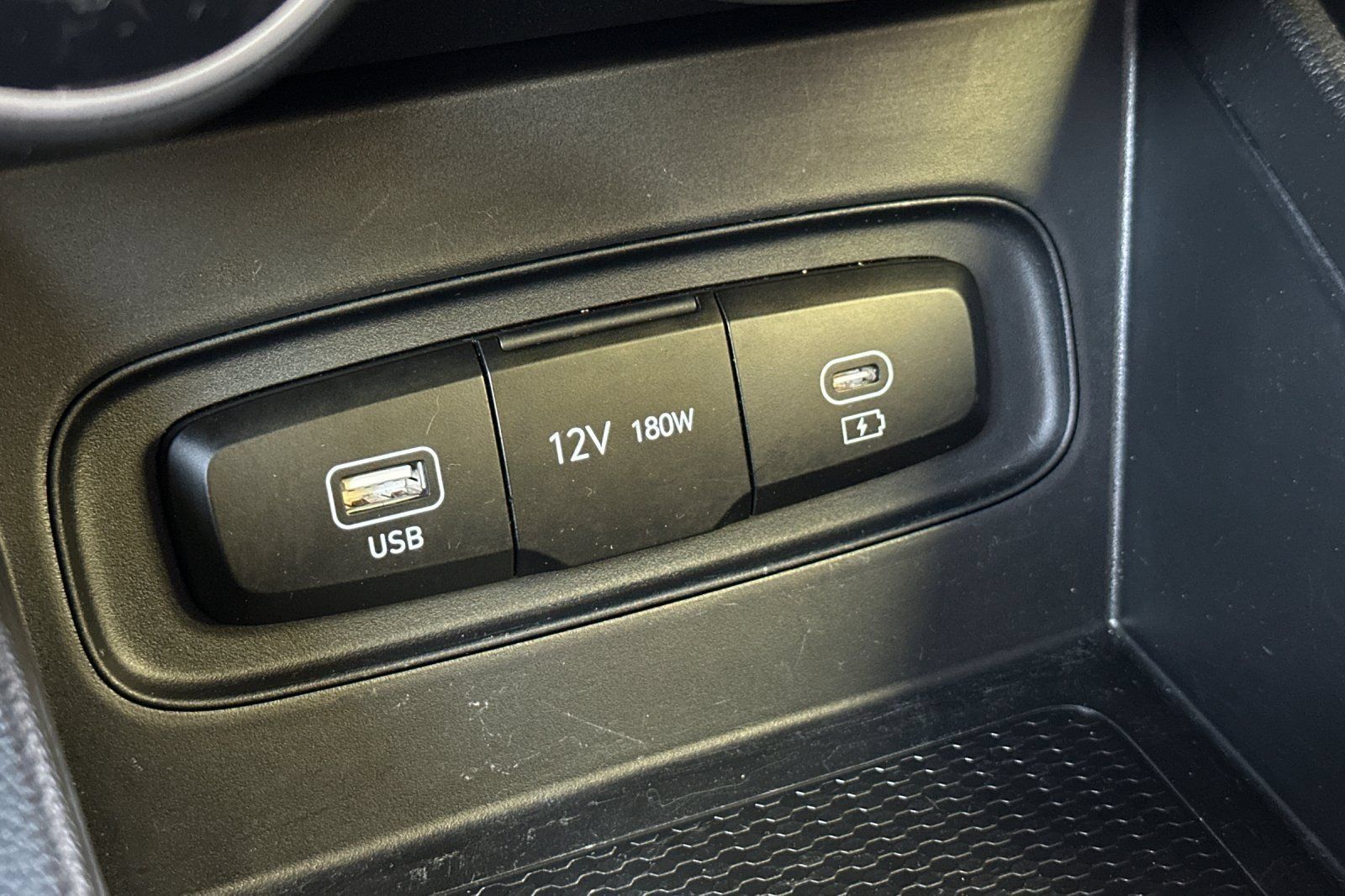 Certified 2026 Hyundai Venue SE FWD image 38