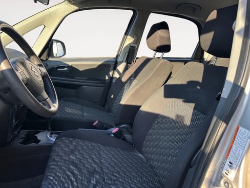 Used 2008 Suzuki SX4 AWD Hatchback w/ Touring Pkg image 7