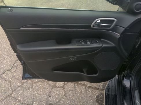 Used 2020 Jeep Grand Cherokee Limited w/ Luxury Group II image 10