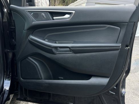 Used 2023 Ford Edge Titanium image 9