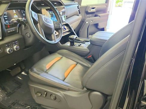 Used 2025 GMC Sierra 1500 AT4 w/ Technology Package AWD/4WD image 22