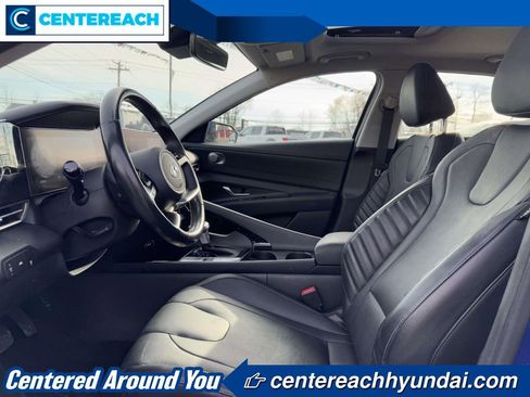 Used 2022 Hyundai Elantra Limited image 13