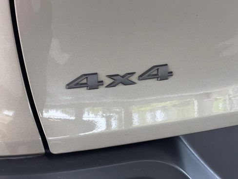 Used 2018 Jeep Cherokee Trailhawk w/ Trailer Tow Group AWD/4WD image 14