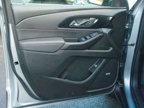 Certified 2024 Chevrolet Traverse RS image 14