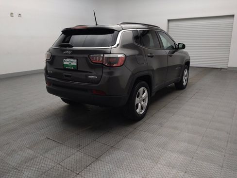 Used 2018 Jeep Compass Latitude AWD/4WD image 9