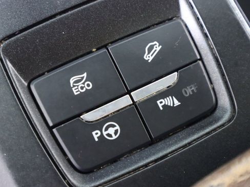 Used 2017 Ford Fusion Platinum image 27