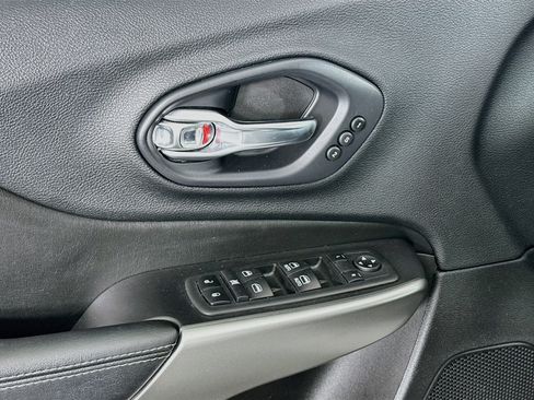 Used 2020 Jeep Cherokee High Altitude AWD/4WD image 15